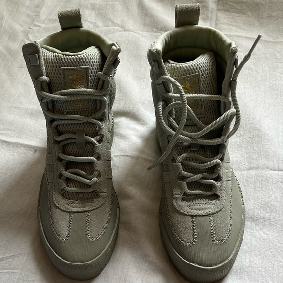 NWT * ADIDAS SAMBA BOOTS (7) - Picture 6 of 10